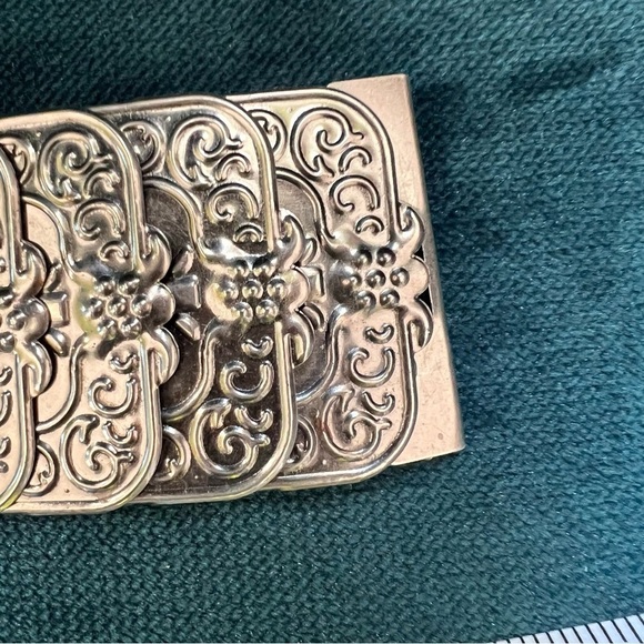 VINTAGE 70’s STYLE PRESSED METAL ARTICULATED BELT ONYX MEDALLION main image 8